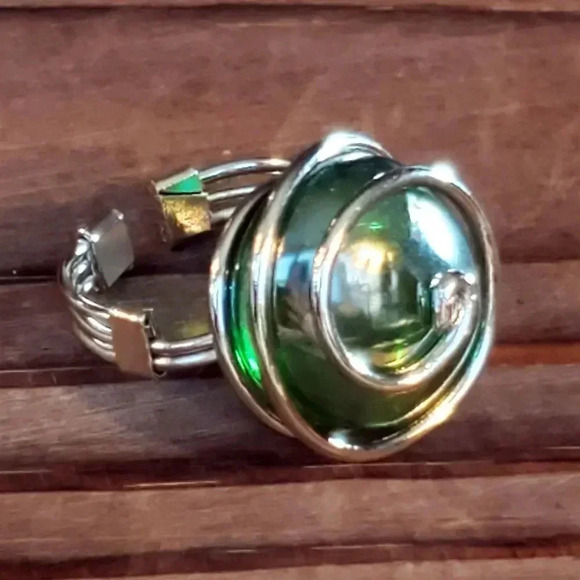 Handcrafted Edgy Green Luster Silver Spiral Luster Glass Bauble Ring - Picture 1 of 10